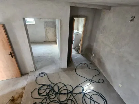 Prodaja, kuća, 74m², Centar, Bar - image 4