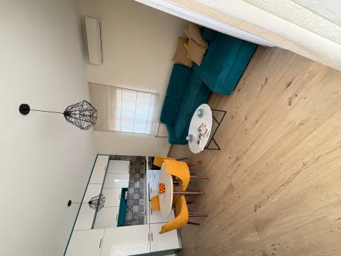 Rent, one bedroom apartment, 55m², Tivat, Crna Gora - image 7