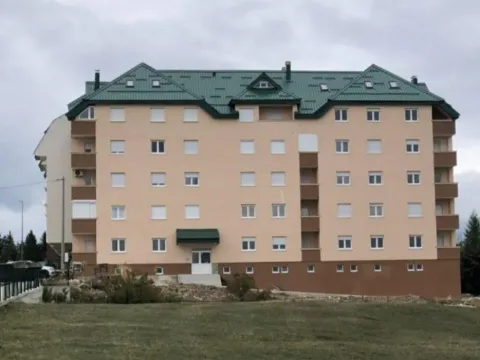 Prodaja, jednosoban stan, 53m², Centar, Žabljak - image 4