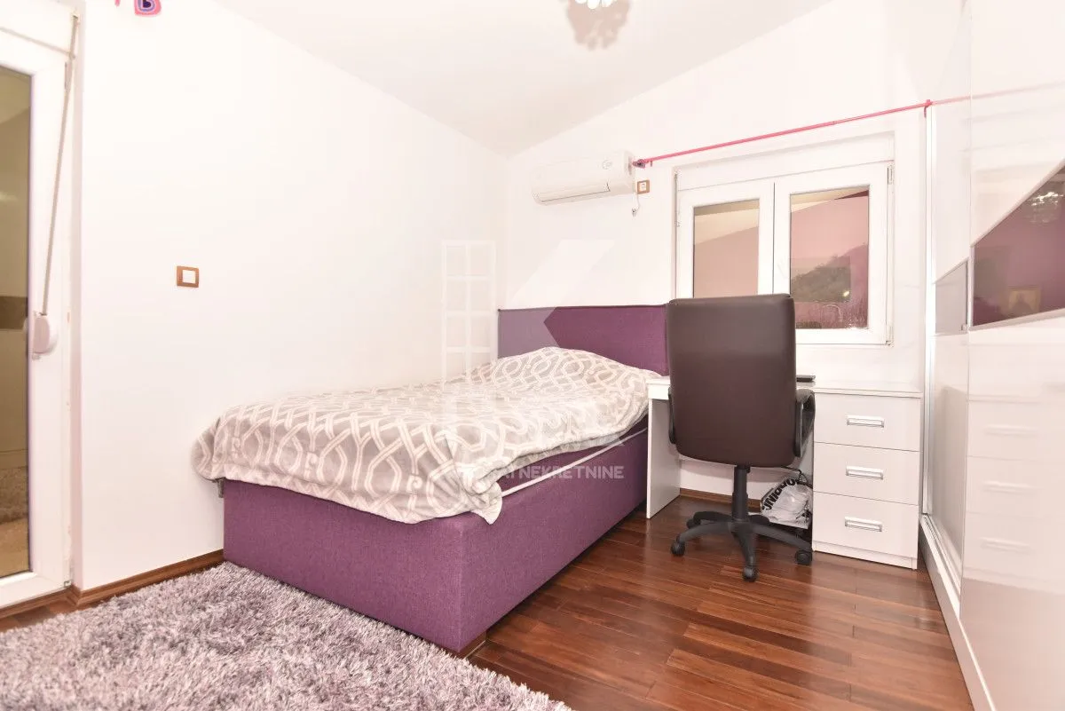 Rent, house, 175m², Vranići, Podgorica