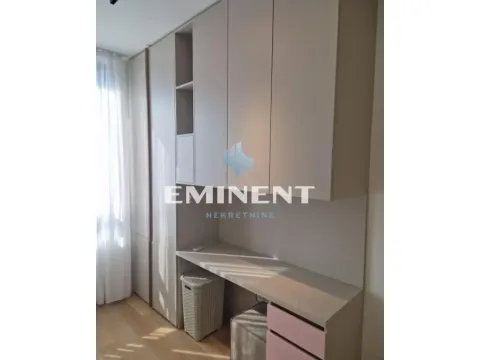 Izdavanje, trosoban stan, 73m², Savski Venac, Beograd - image 12