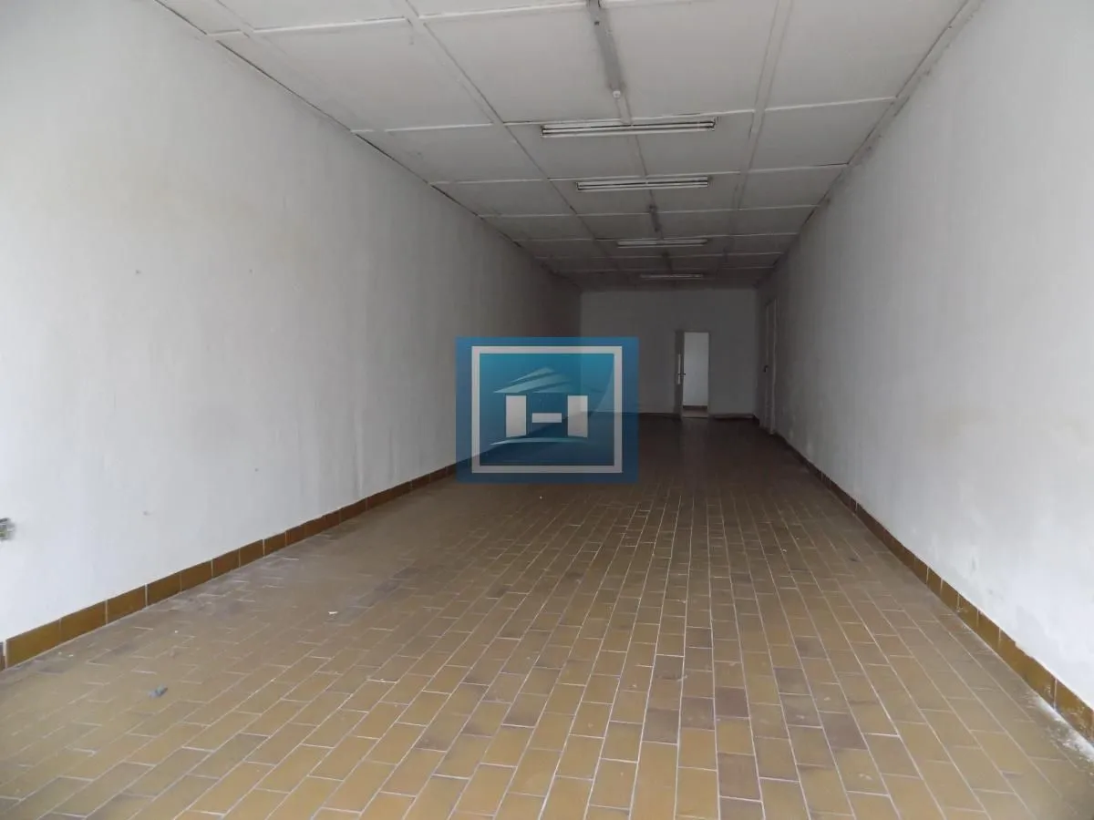 Izdavanje, poslovni prostor, 90m², Paraćin, Srbija