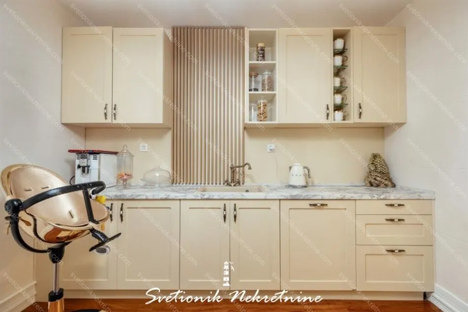 Prodaja, dvosoban stan, 180m², Savina, Herceg Novi