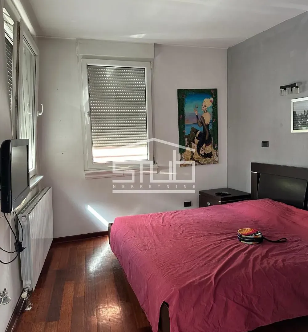 Sale, three bedroom apartment, 103m², Kalenić Pijaca, Vračar Sve Podlokacije