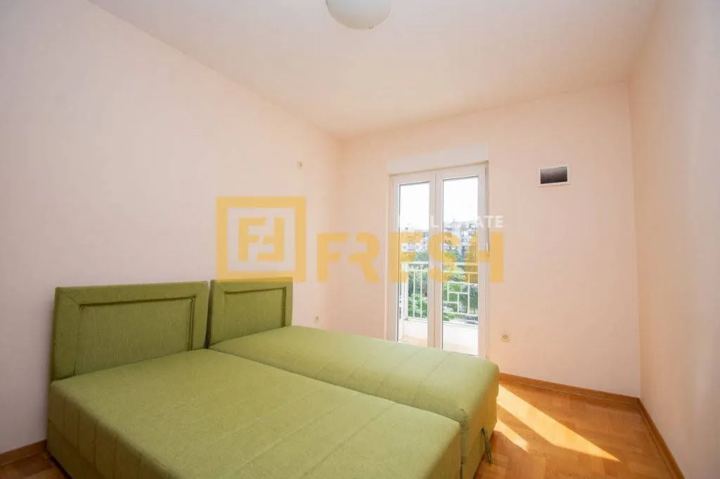 Rent, three bedroom apartment, 100m², Blok 6, Podgorica
