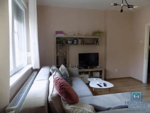 Izdavanje, dvosoban stan, 70m², Centar, Paraćin - image 7