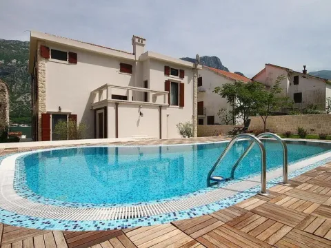 Sale, house, 497m², Prčanj, Kotor - image 13