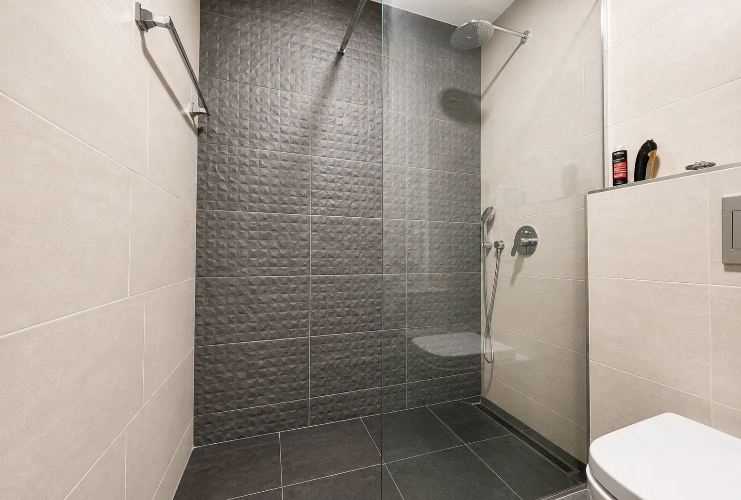 Izdavanje, dvosoban stan, 70m², Ljubović, Podgorica