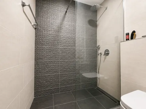 Izdavanje, dvosoban stan, 70m², Ljubović, Podgorica - image 13