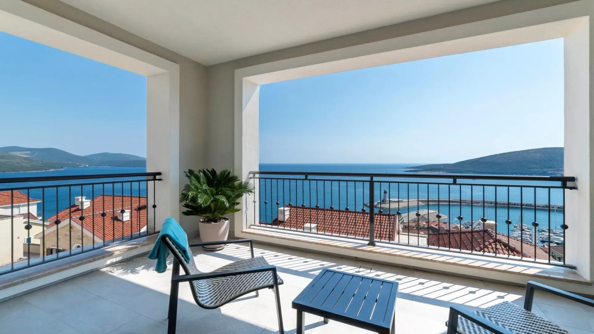Sale, two bedroom apartment, 104m², Luštica Bay, Tivat