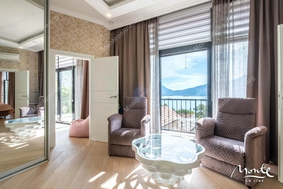 Prodaja, kuća, 428m², Orahovac, Kotor