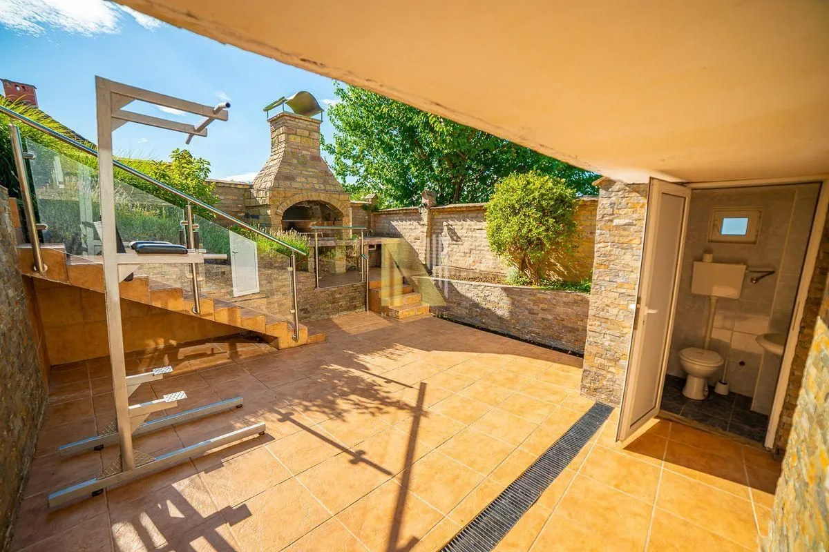 Sale, house, 140m², Beočin, Srbija