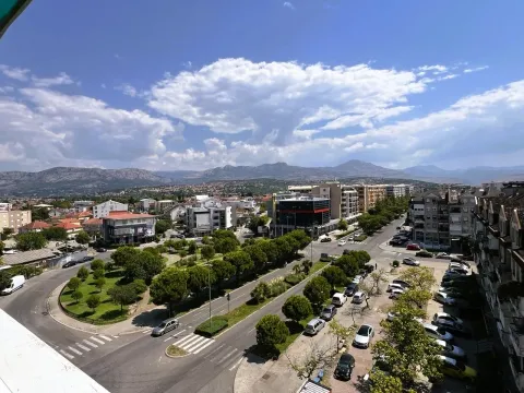 Rent, three bedroom apartment, 130m², Stari Aerodrom, Podgorica - image 16