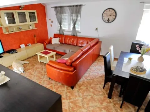 Prodaja, trosoban stan, 100m², Dobrota, Kotor - image 3