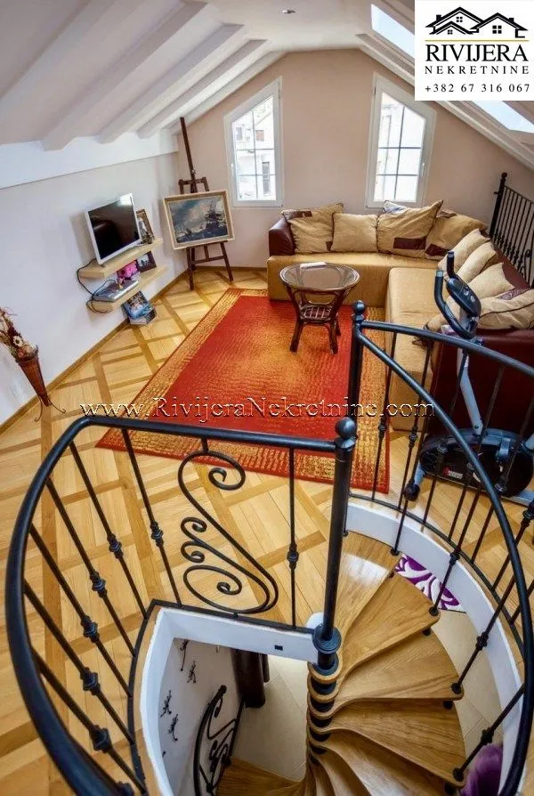 Prodaja, trosoban stan, 220m², Dobrota, Kotor