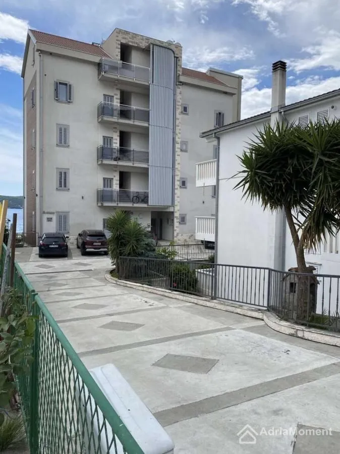 Prodaja, jednosoban stan, 53m², Herceg Novi, Crna Gora