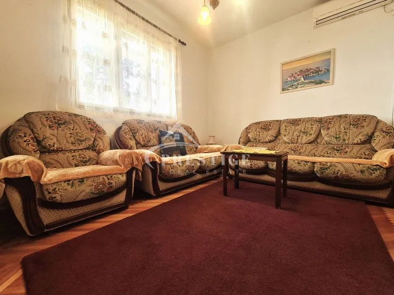Izdavanje, dvosoban stan, 60m², Tološi, Podgorica