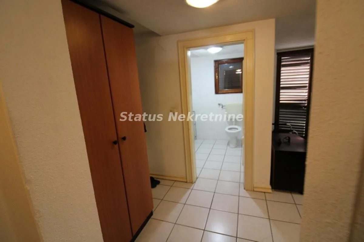 Prodaja, kuća, 416m², Sremska Mitrovica, Srbija
