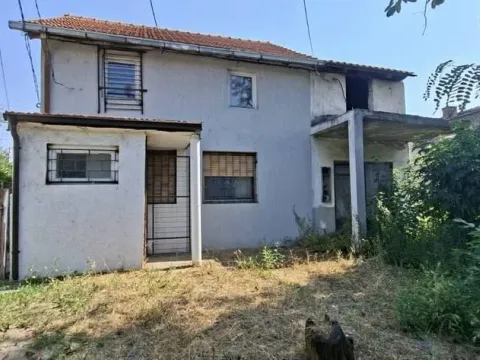 Kuća in Voždovac Sve Podlokacije