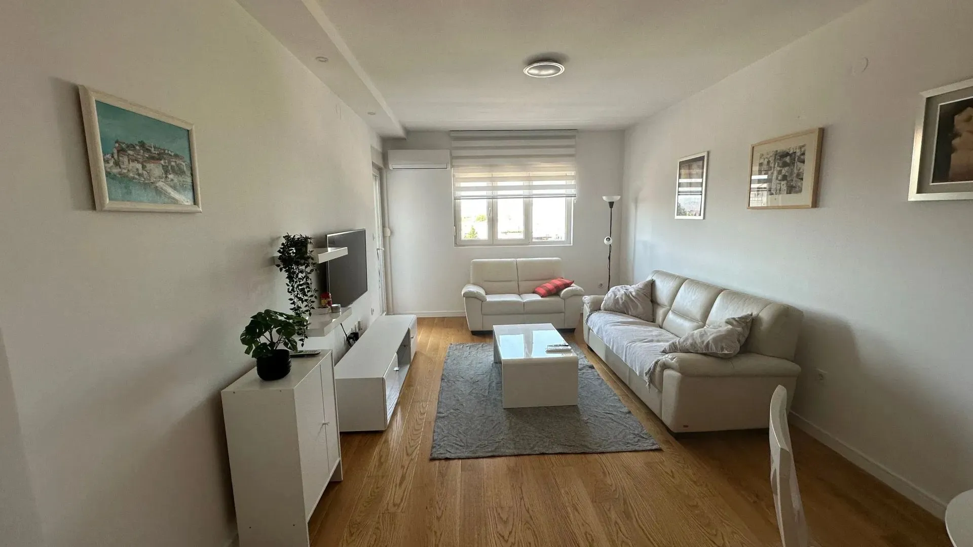 Izdavanje, jednosoban stan, 49m², Central Point, Podgorica