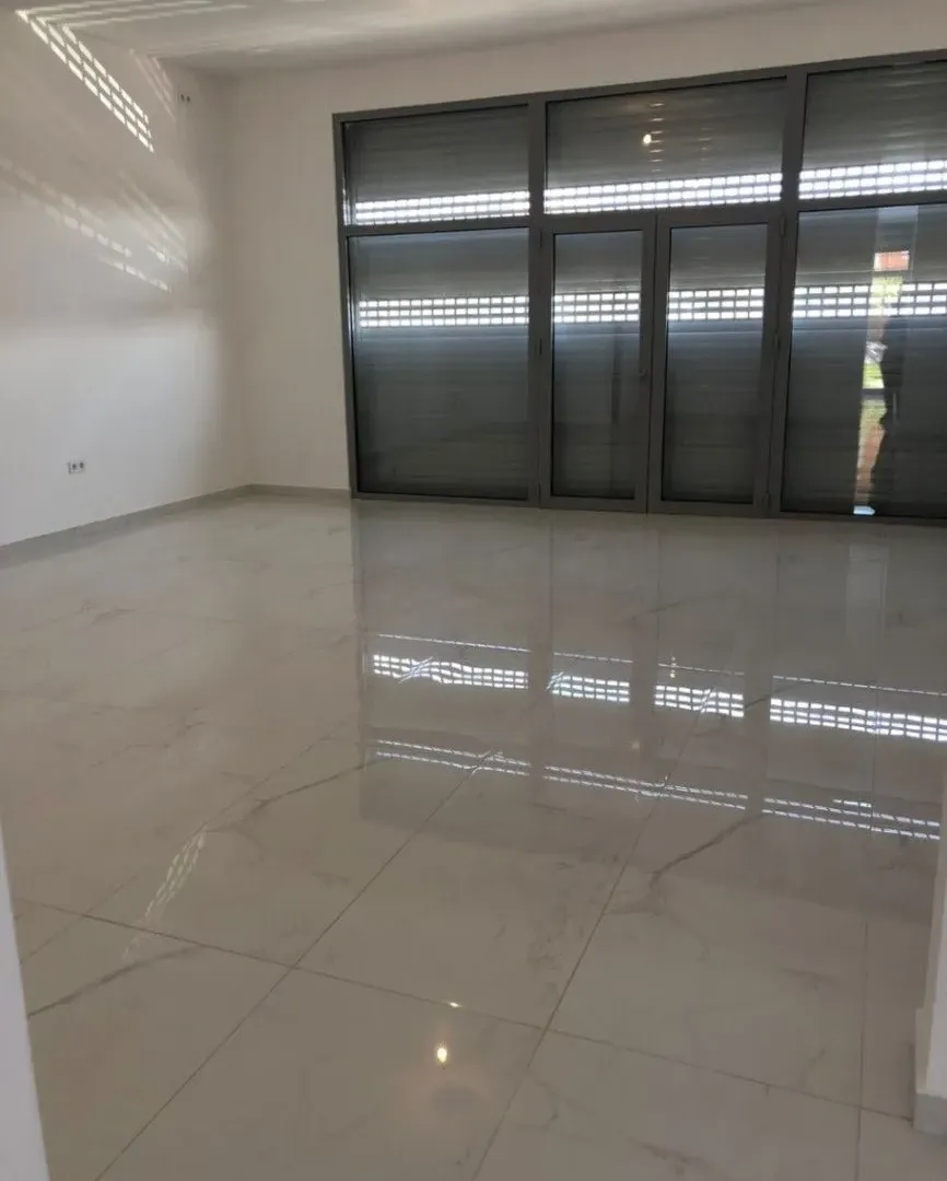 Izdavanje, poslovni prostor, 61m², Stari Aerodrom, Podgorica