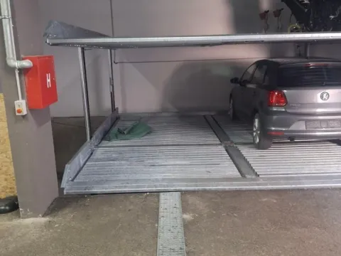 Sale, parking/garage, 12m², Zemun Gornji Grad, Zemun Sve Podlokacije - image 2
