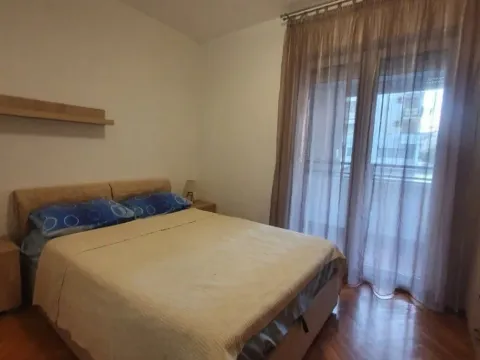 Izdavanje, dvosoban stan, 63m², Blok 9, Podgorica - image 10