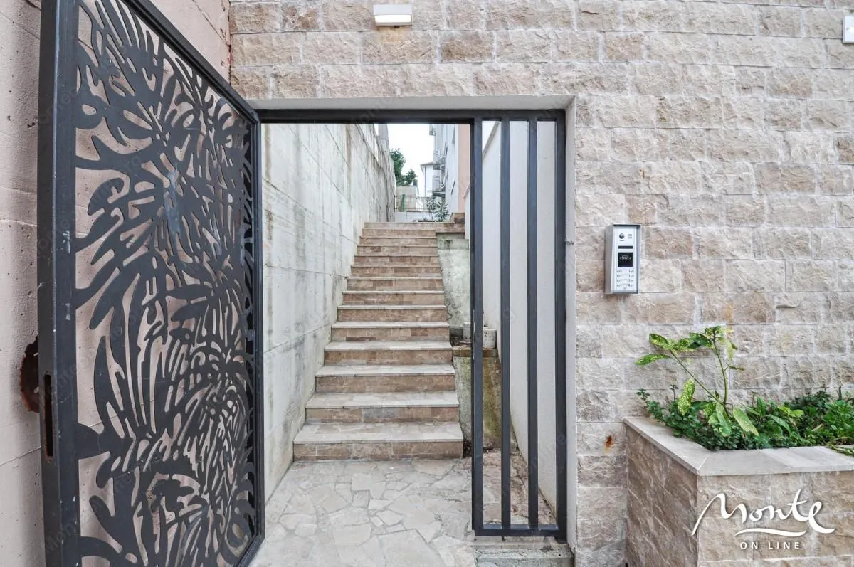 Sale, four bedroom apartment, 124m², Tivat, Crna Gora