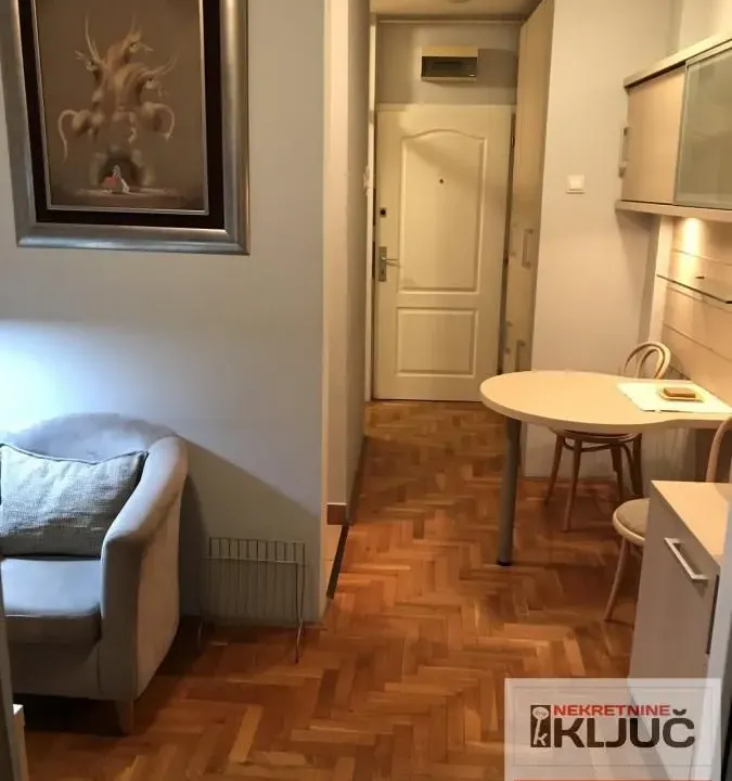Izdavanje, jednosoban stan, 28m², Novo naselje, Novi Sad