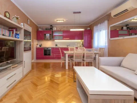 Izdavanje, dvosoban stan, 88m², City Kvart, Podgorica - image 12