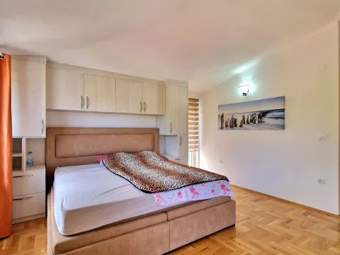 Prodaja, kuća, 185m², Zagora, Kotor - image 21