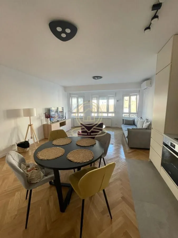 Rent, two bedroom apartment, 52m², Stari Grad, Beograd