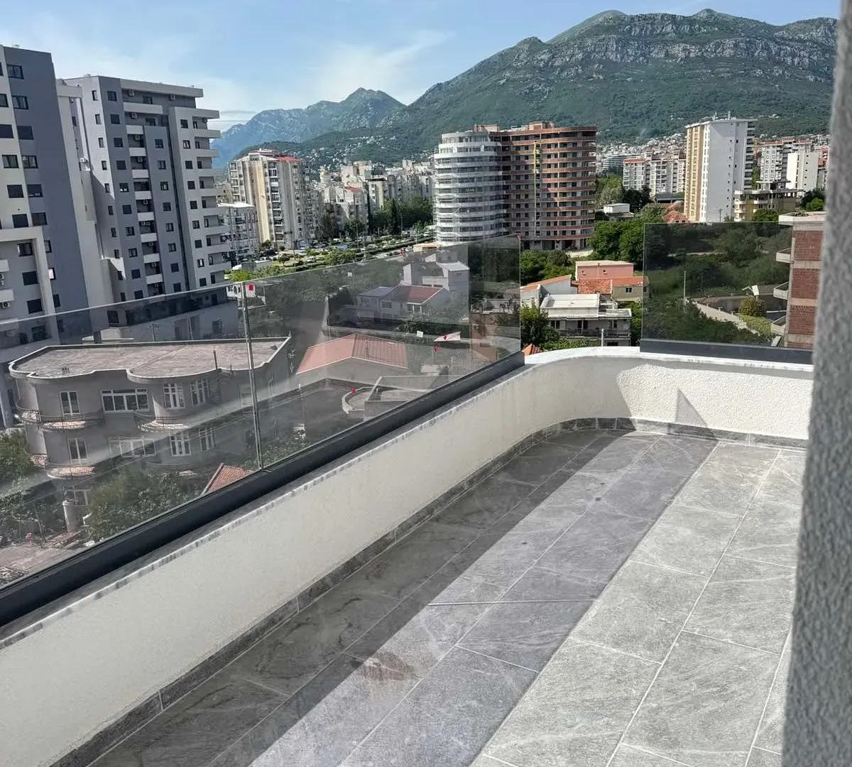 Sale, one bedroom apartment, 59m², Centar, Bar