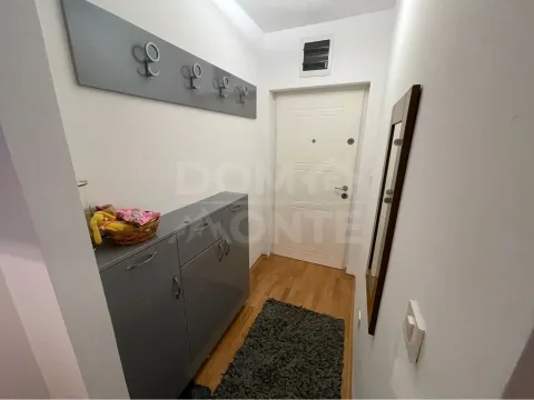 Rent, two bedroom apartment, 70m², Tivat, Crna Gora - image 6