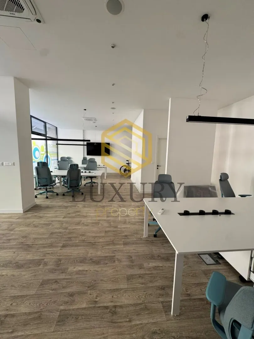 Rent, office space, 140m², Master Kvart, Podgorica