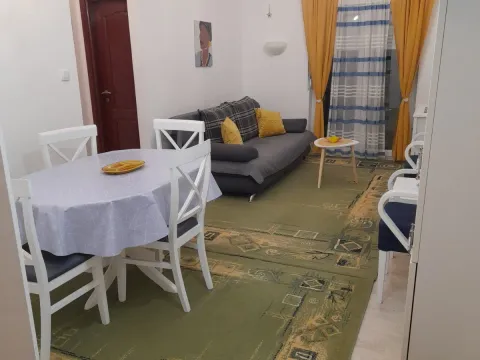 Izdavanje, dvosoban stan, 52m², Kalimanj, Tivat - image 8