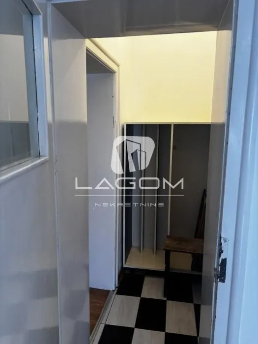 Izdavanje, trosoban stan, 89m², Stari Grad, Beograd