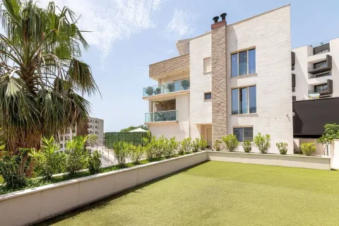 Sale, parking/garage, 400m², Bečići, Budva - image 2