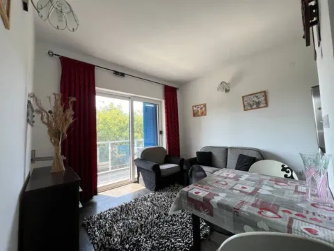 Rent, two bedroom apartment, 58m², Baošići, Herceg Novi - image 2