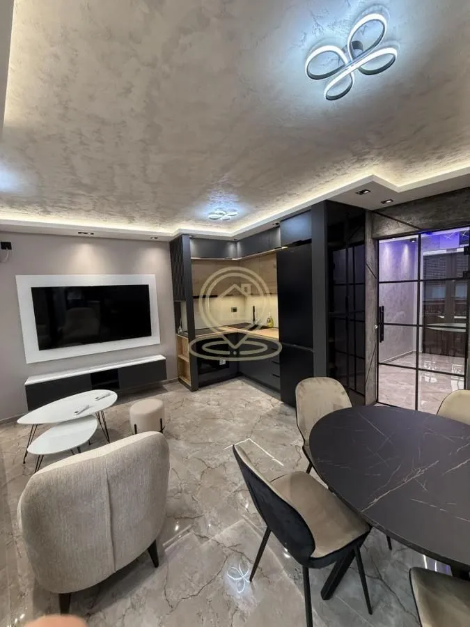 Izdavanje, trosoban stan, 63m², Žarkovo, Beograd
