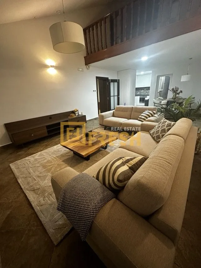 Rent, house, 250m², Mareza, Podgorica
