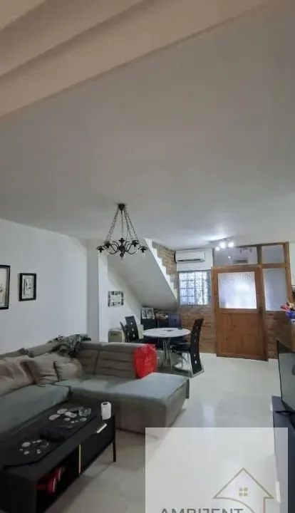 Prodaja, trosoban stan, 55m², Zemun Sve Podlokacije, Beograd