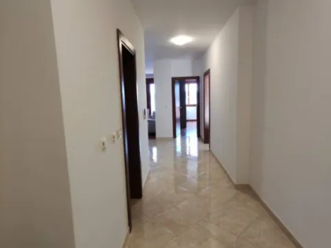 Rent, apartment, 70m², Bečići, Budva - image 2