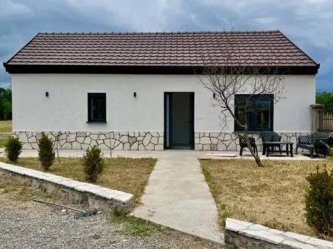 Prodaja, kuća, 79m², Golubovci, Podgorica - image 1