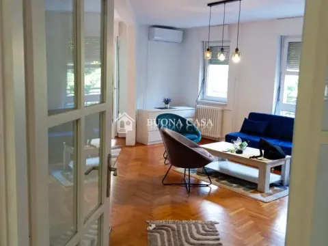 Izdavanje, trosoban stan, 80m2, Centar, Beograd Izdavanje, trosoban stan, 80m2, Centar, Beograd