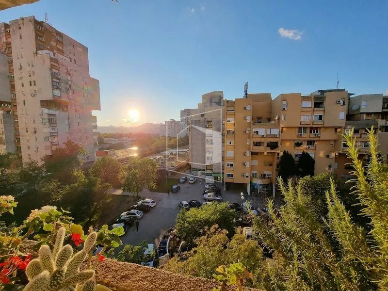 Izdavanje, stan, 105m², Blok 5, Podgorica