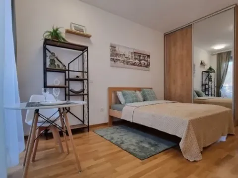 Rent, studio apartment, 27m², Bečići, Budva - image 1