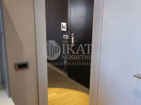 Izdavanje, poslovni prostor, 70m², Stari Grad, Beograd - image 12