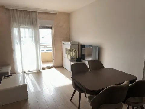 Izdavanje, dvosoban stan, 75m², City Kvart, Podgorica - image 2