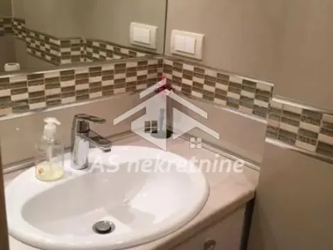 Izdavanje, trosoban stan, 87m², Stari Grad, Beograd - image 9